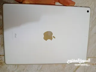  4 ‏iPad تسعة