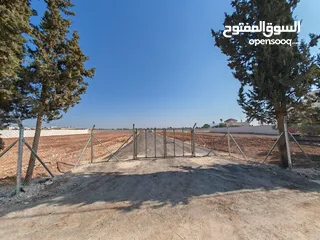  2 مشروع ريف كومباوند في ام العمد قرب طريق المطار جسر مادبا، قطع اراضي داخل التنظيم سكن ريفي منطقة فلل
