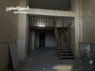  2 مستودع للايجار الوسط التجاري