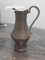  24 تحف ونحاسيات