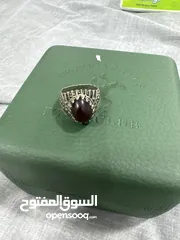  2 خواتم و احجار فيروز و عقيق و غيرها