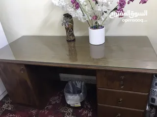  1 مكتب دراسة تفصيل خشب زان مع لوح زجاج حماية للمكتب جديد بحالة الوكالة استخدام خفيف الطول 160 سم