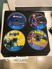  2 ps4 with 4 games