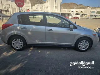  4 Nissan versa