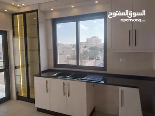  10 شقه جديده فخمه للايجار