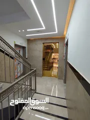  2 شقه مع حديقه للبيع