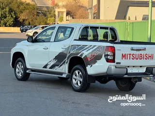  11 Mitsubishi l200 4X4 2020