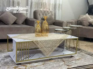  4 طاولة جانبية خشبية متينة بتصميم رخامي مناسبة لغرفة المعيشة وغرفة استقبال الضيوف اطار ستيل ذهبي