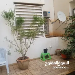  4 شقة مفروشة متكونة من غرفة و صالة للايجار باليوم على طريق المرسي في تونس العاصمة