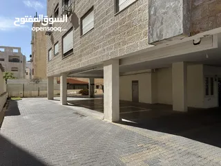  6 فرصه. . !! شقه استثماريه لبيع. ام اذينه.