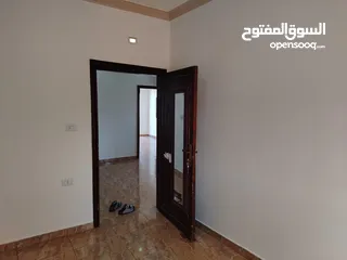  8 منزل للبيع في المستندة