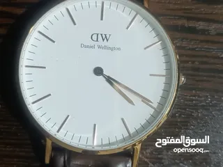  1 ساعه رجالي  Daniel Wellington Leather Analog