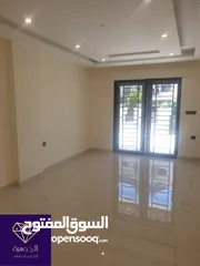  3 شقة شبه أرضية فخمه ومميزة لم تسكن لقطه وبسعر مغري جداااا عرض خاص أرقى مناطق عرقوب خلدا