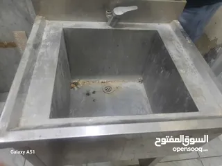  4 عده مطعم  ماكنه حمص ومجلى وصاج فلافل وجره فول ستيل