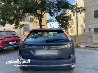  4 فورد فوكس فل اوتماتك بنزين ماتور 1600 بوضعية ممتازة ترخيص وتأمين جديد الله يبارك لصاحب النصيب..