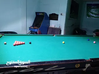  2 طاوله سنوكر مستعمله شبه جديده بيجي معها عصيتين ب 600 قابل للتفاوض