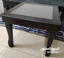  4 طاولات وسط خشب عدد 3 واحده كبيره واثنتان أصغر.. ومعهم هديه مجانيه طقم سرفيس لون سكني