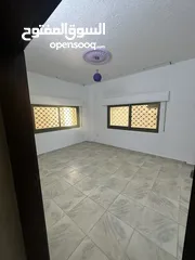  8 للبيع شقة طابق ارضي