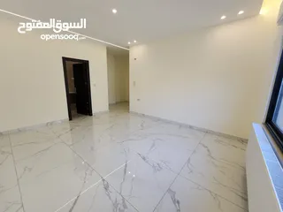  14 شقة أرضية دوبلكس فارغة للبيع في منطقة خلدا - REF: 14657