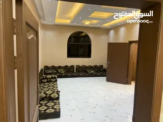  14 بيت مستقل للبيع
