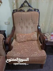  12 كنب وطقم طاولات وسجادة وبرادي للبيع