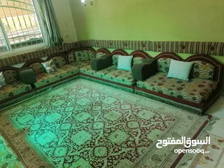  3 غرفة قعده عربيه مع سجادتها للبيع