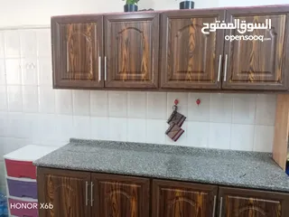  2 شقه موقع مميز وتجاري  للبيع في الهاشمي الشمالي