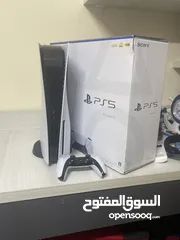  1 جهاز بليستيشن فايف(ps5) بحالة ممتازة  استخدام خفيف  نسخة الديسك(cd edition)  مع يد.