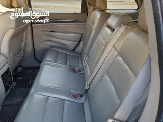  13 Jeep Grand Cherokee 2011                                                          Laredo 4x4
