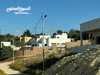  1 بيع بيت مستقل (فيلا) بالسلط  دعم الغزالات ,ام جوزة، تشطيبات فاخرى، بناء 230م ترسات 400م ,900م ارض