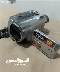  1 كاميرا فيديو باناسونيك NV-GS180 MiniDV، وهي كاميرا فيديو مدمجة مزودة بتقنية 3CCD. بسعر رخيص للبيع