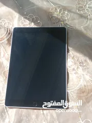  8 ايباد 9 الي مشتريه 3شهور فقط معو كل أغراضو ولا فات محل صيانه كلشي شغال 100٪