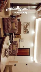  3 مستعجل - شقة مميزة للبيع 160 متر مع روف 55 متر حي الكرسي عمر البناء 10 سنوات