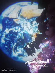  3 برجكتور ديكور  مضيء شكل كوكب ارض او قمر   تحكم بحجم القطر  حسب الرغبه و كلما خفتت الإضاءة المحيطه