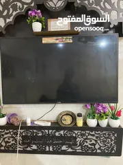  2 شاشتين 43 بوصة مكسورات للبيع