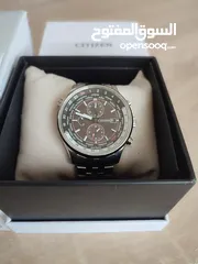  9 CITIZEN Eco-Drive (تعمل بالطاقة الضوئية لا تحتاج بطارية)