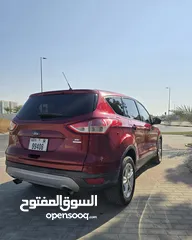  5 Ford Escape 2015 for urgent sale due to travelling. فورد اسكيب نضيف جدا, 2015 للبيع لدواعي السفر.