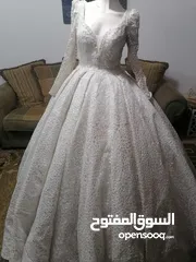  17 بدلات زفاف وخطبة وملون... فساتين زفاف وخطبة وملون وطرحات عروس وتوربان عروس