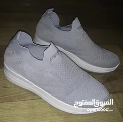  1 حذاء رمادي مريح مقاس 40