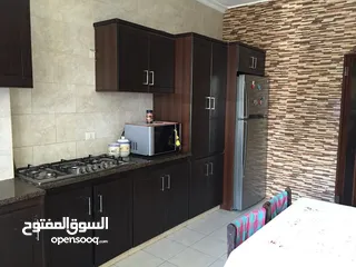  10 شقة مميزة للبيع في أم السماق الجنوبي  - خلف البرجر كنج طابق ثالث 150م مع روف 90م بسعر مغري
