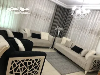  1 غرفه ضيوف وطاوله سفره