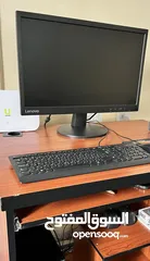  2 جهاز كمبيوتر نظيف مرفق المواصفات للبيع مع طاولته بعد المعاينه