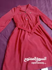  12 ملابس مستعملة لطفلة واحدة العمر من 8-10 سنوات  أغلبهم من شي ان . ورد تاج وهم بحالة ممتازة .