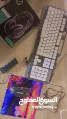  4 كيبورد وماوس مضيء RGB  + ماوس باد+ سماعة راس مع مايك + وصلة USB HUB + وصلة otg