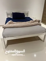  2 سرير للبيع مع الفرشة bed for sale with the mattress