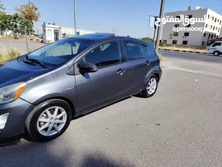  4 تويتا بريوس c 2015 فب ما عدا الجلد ويوجد فتحة بالسقف