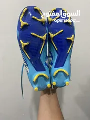  4 حذاء نايك كرة قدم air zoom ازرق استعمل خفيف
