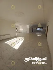  20 شقة ارضية من فيلا مع ترسات خلدا