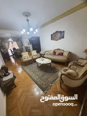  3 شقة 180متر بالمربع للذهبي محمد حسن الجمال متفرع من عباس العقاد بجوار الخدمات