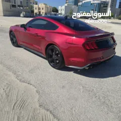  3 Ford Mustang EcoBoost 2021